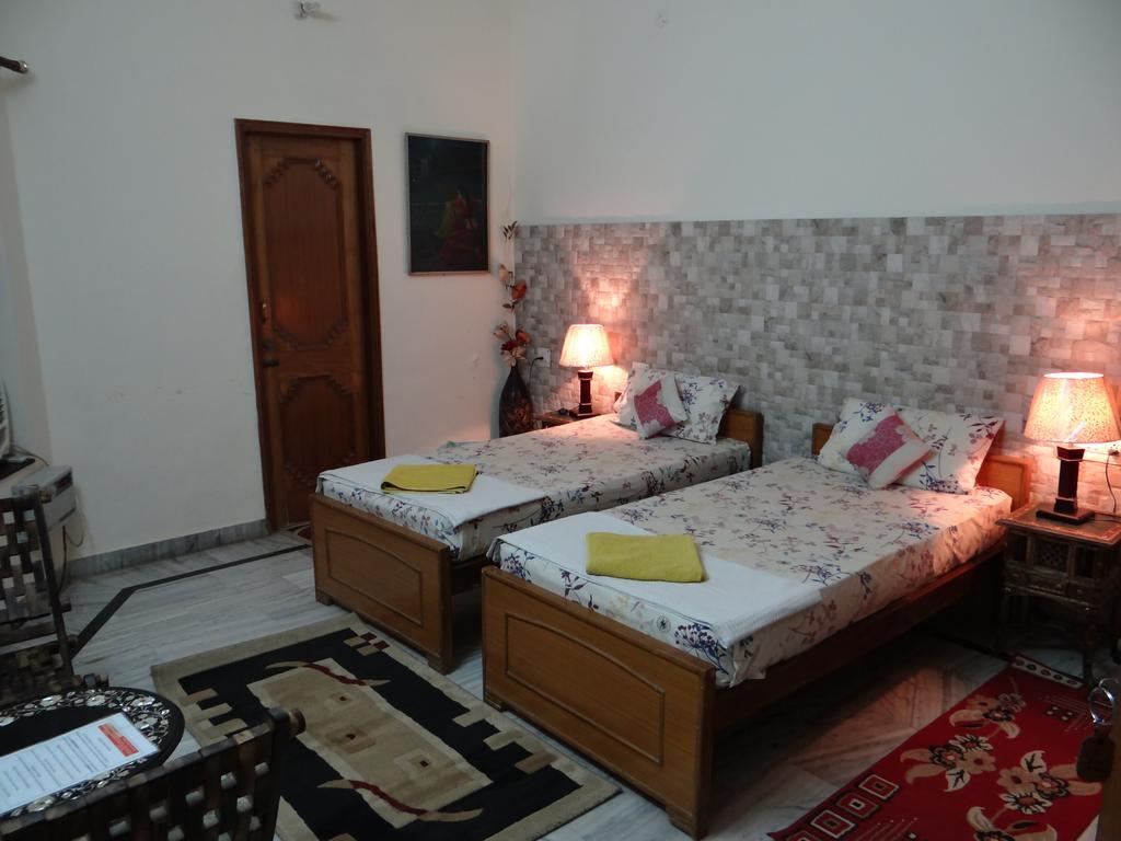 N.Homestay Agra  Szoba fotó